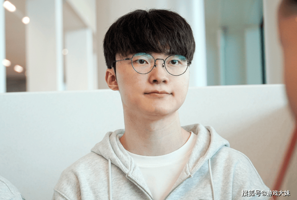 LOL官(guān)方再次(cì)发文强調(diào)，faker就是傳(chuán)奇选手(shǒu)，地位无人能撼動(dòng)