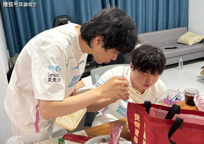 Bin峡谷之巅账号ID火了,自称世界第一上单,曝GEN训练赛约满