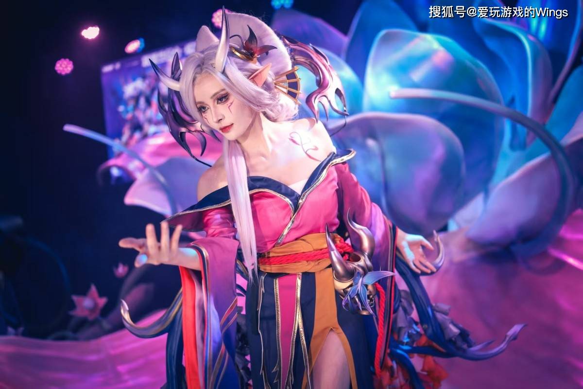 大巴免费接送,还有免费周边——LOL生日会竟如此阔绰!