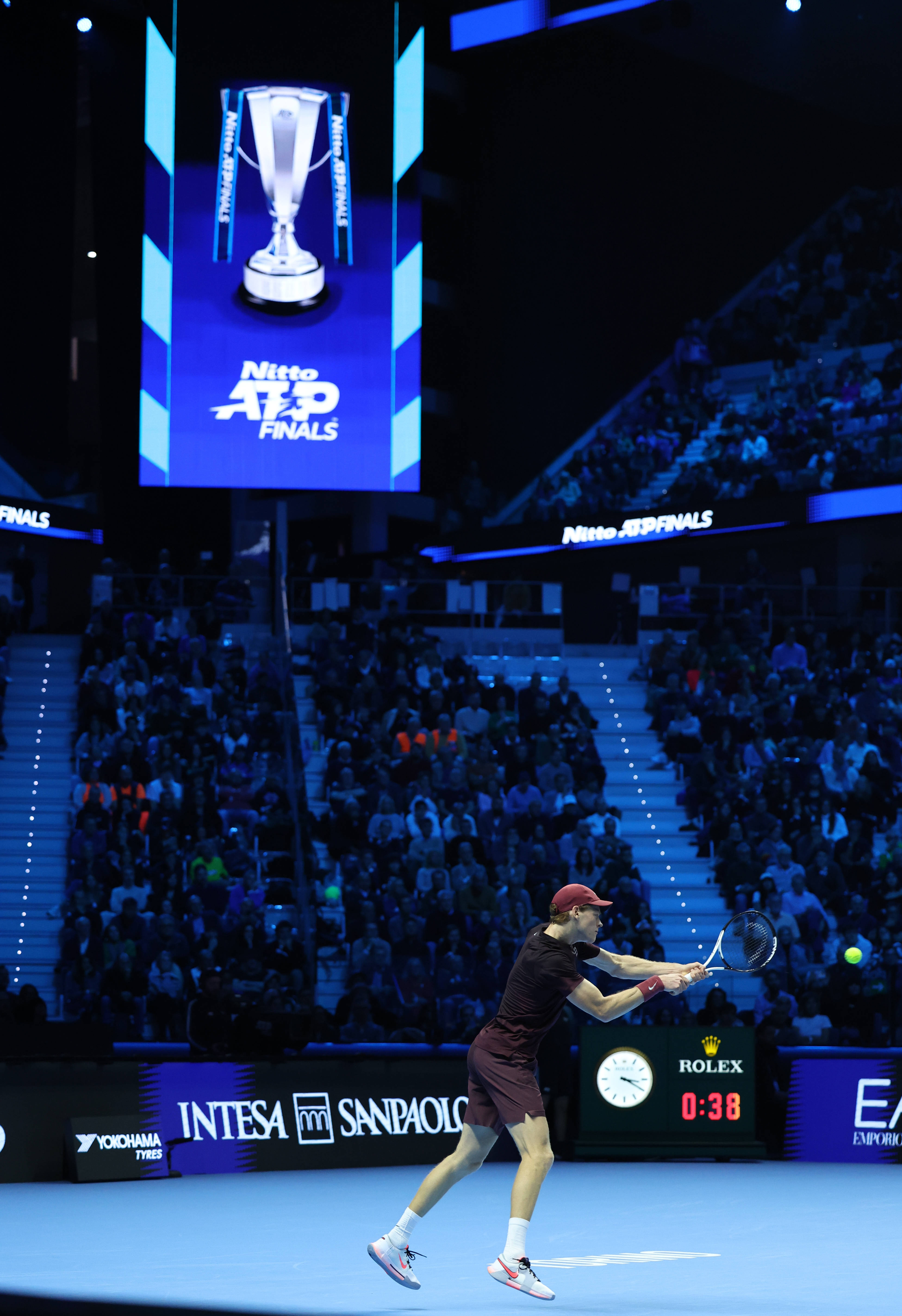 (体育)网球——ATP年终总决赛半决赛:辛纳胜德米纳尔