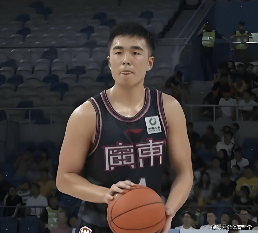 崔永熙接受采访,中肯点评主教练杜锋