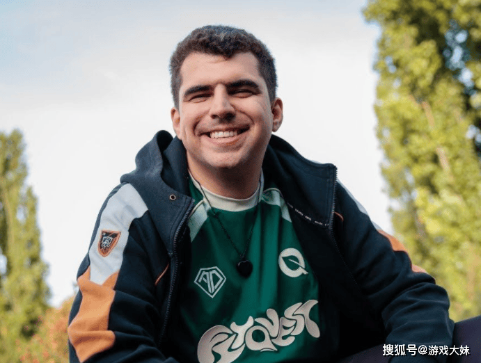 LOL选手吐槽女性(xìng)生理(lǐ)期，镜头被全(quán)部剪掉，如今战队宣布将他(tā)开除