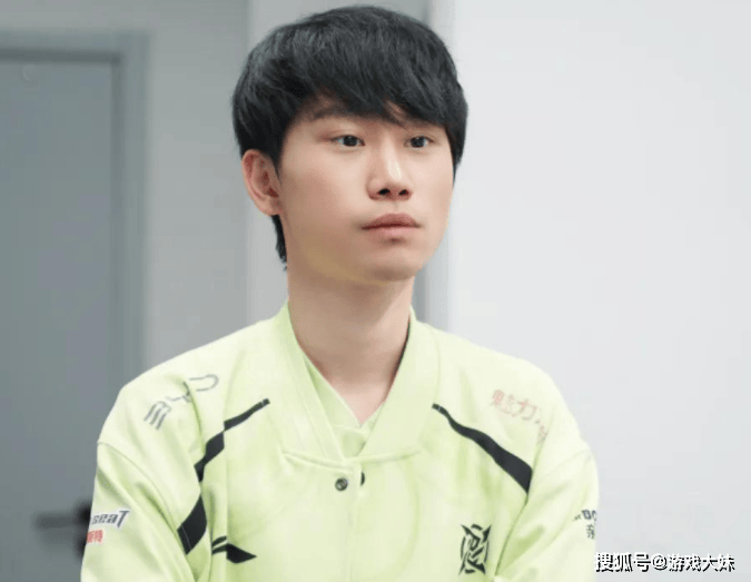 LOL熱(rè)度严重(zhòng)下滑，多位职业選(xuǎn)手都不想播了，紛(fēn)紛(fēn)直播玩(wán)其他游戏