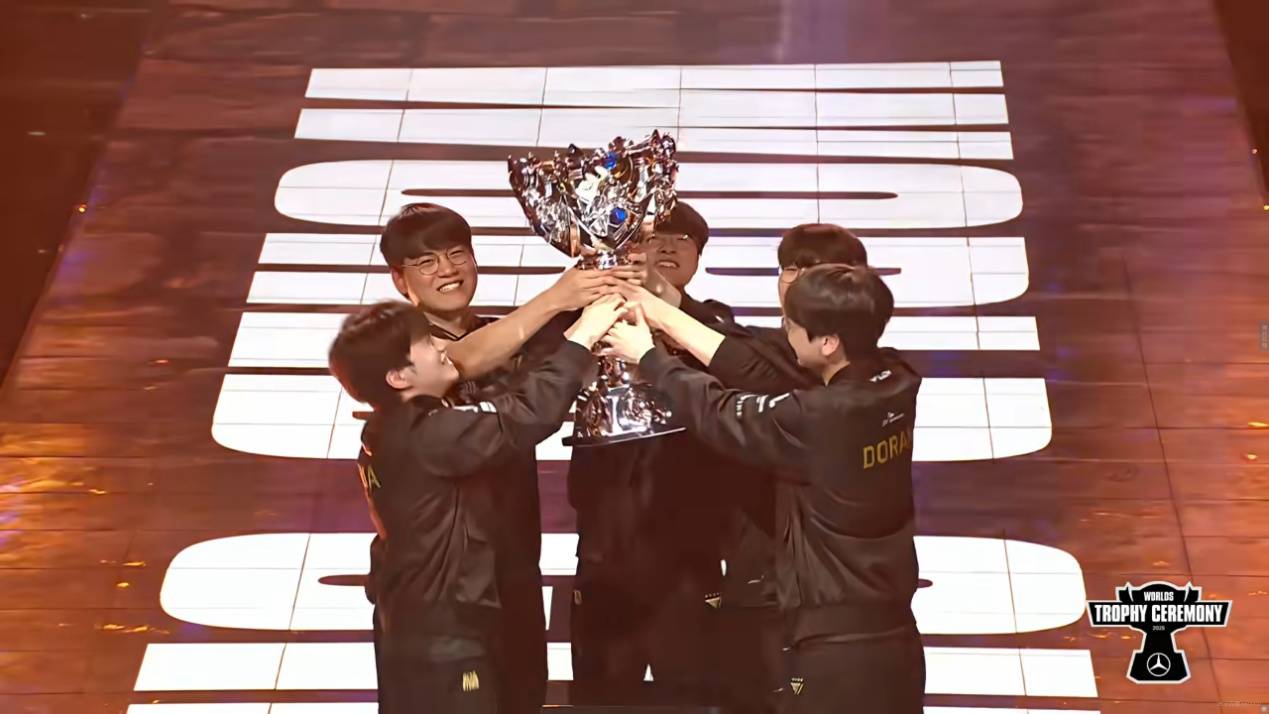 LOL六冠王(wáng)传奇诞生！Faker加里奥登場(chǎng)，T1決(jué)胜局爆(bào)发，创造新神话