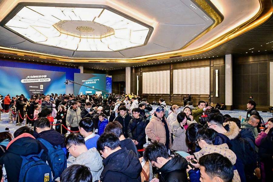 “人形大力神杯”成功挑战吉尼斯 海信世界杯定制展现冠军实力