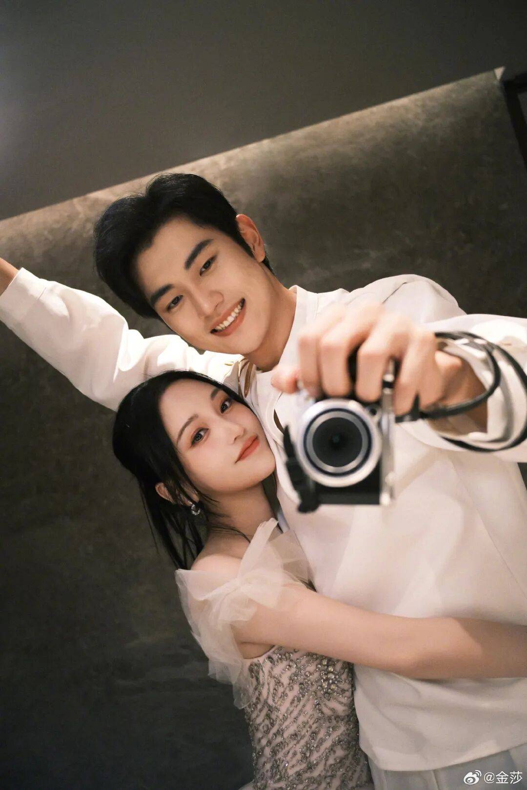 恭喜！43岁金莎官宣订婚！