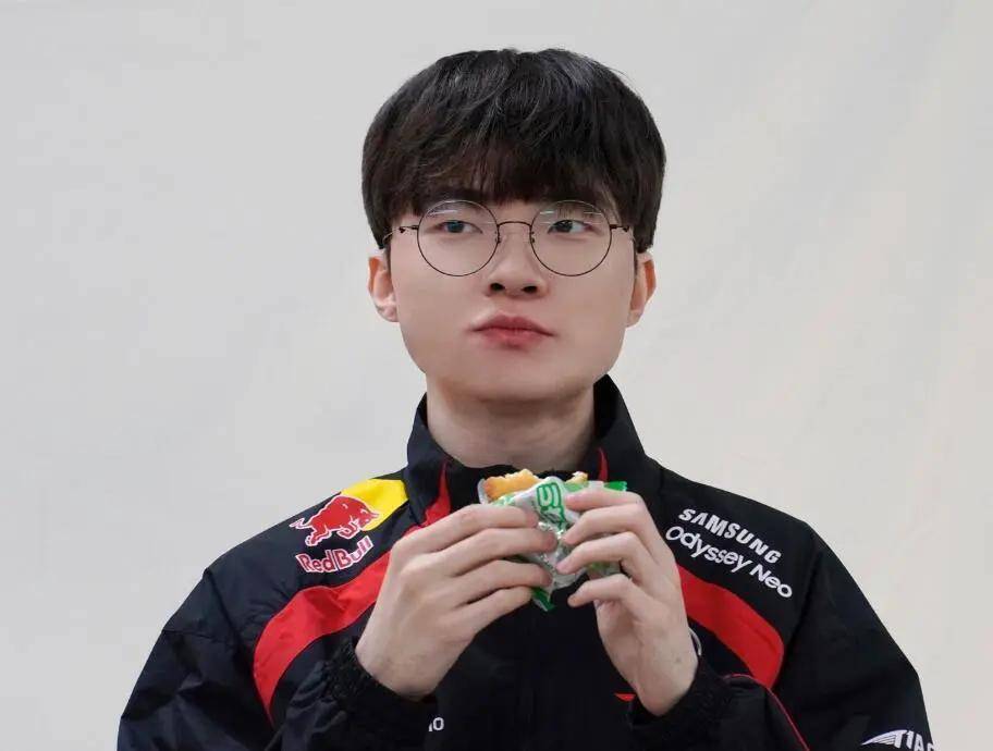 LOL主播集体遭遇瓶颈期！UZI感叹直播没人看：要是卢本伟还在就好了