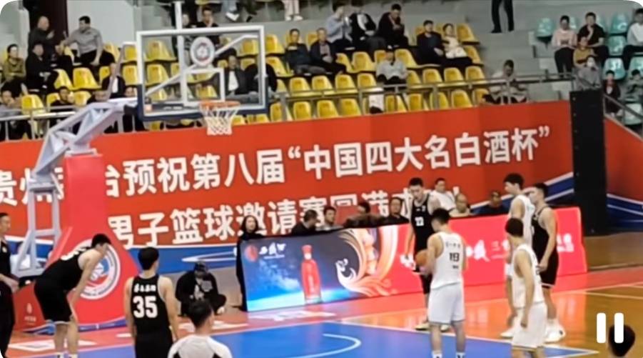 商业赛冠军的背后:卢骏意外崴脚,揭开了夏季邀请赛的尴尬真相