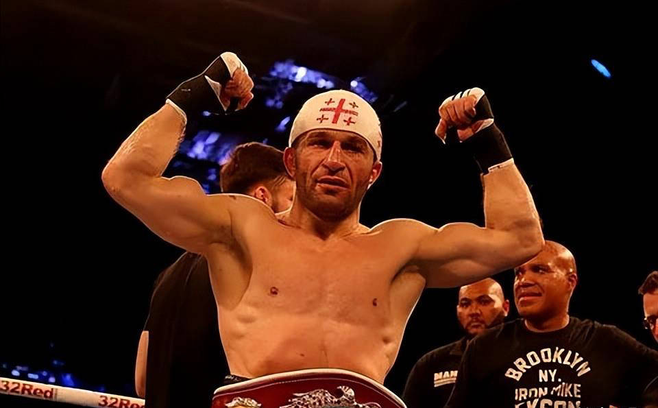 阿夫坦迪尔·库尔齐泽被替补选手逼平，搅乱拳坛格局