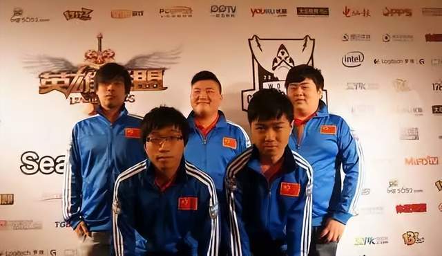 LOL传奇选手公布戀(liàn)情！发博晒照被誇(kuā)夫妻相，女(nǚ)方身份曝光